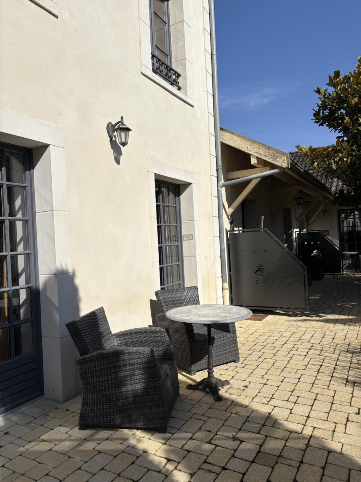 Hotel La Vinaigrerie Logis Joinville Esterno foto
